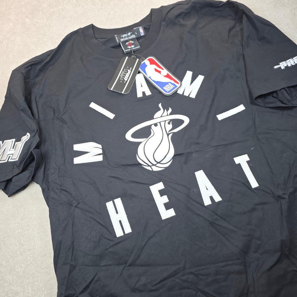 Pro Standard Miami Heat T-Shirt Large NBA Fan Gear Cotton Regular Fit Black NEW